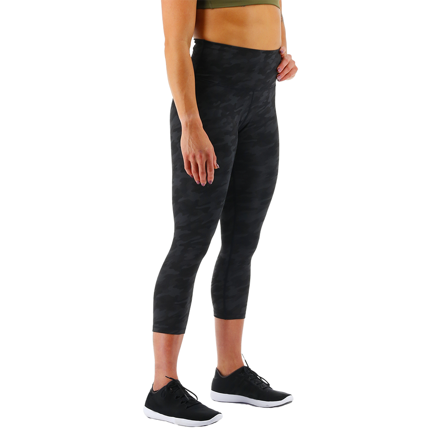 TYR Base Kinetic™ Women's High-Rise 3/4 Leggings - Blackout Camo